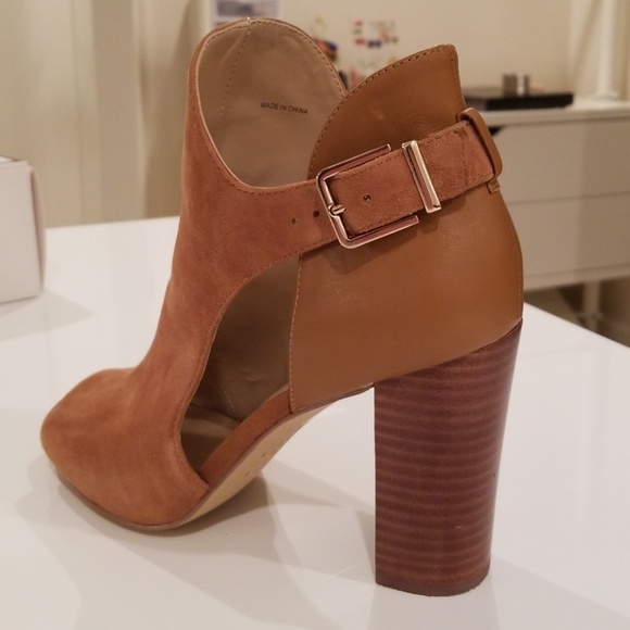 Heels - Picture 3 of 3